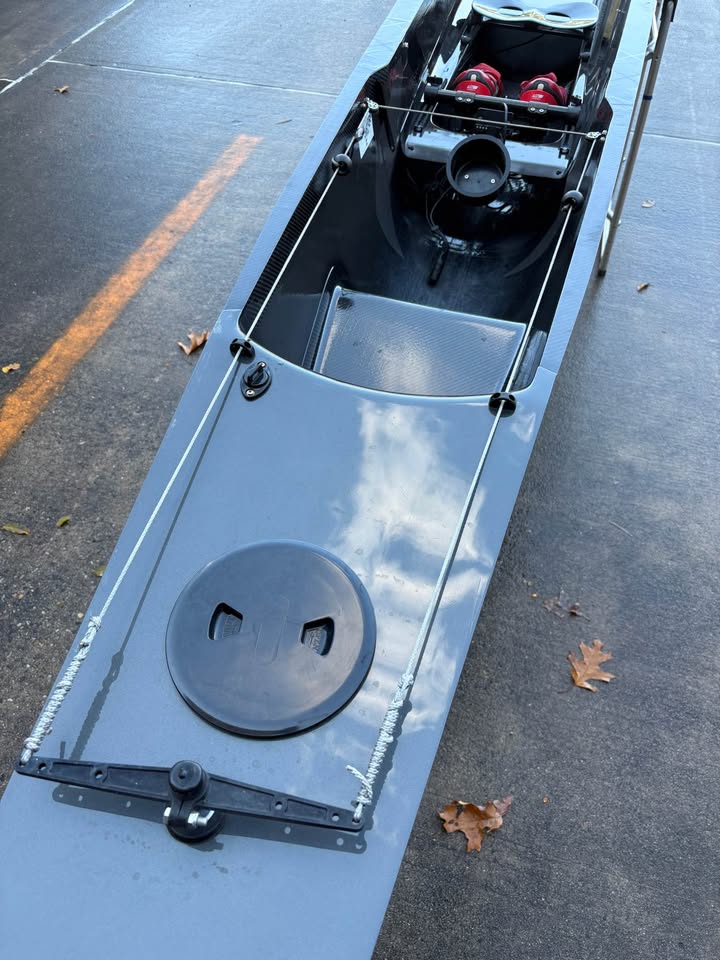 [SOLD] 2015 Resolute 8+ Lightweight (145-165 lbs)