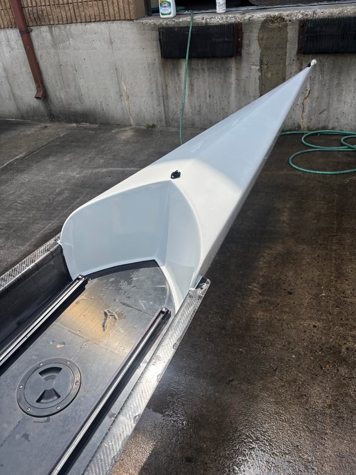 [SOLD] 2010 Vespoli M2 8+ Midweight (155-185 lbs)