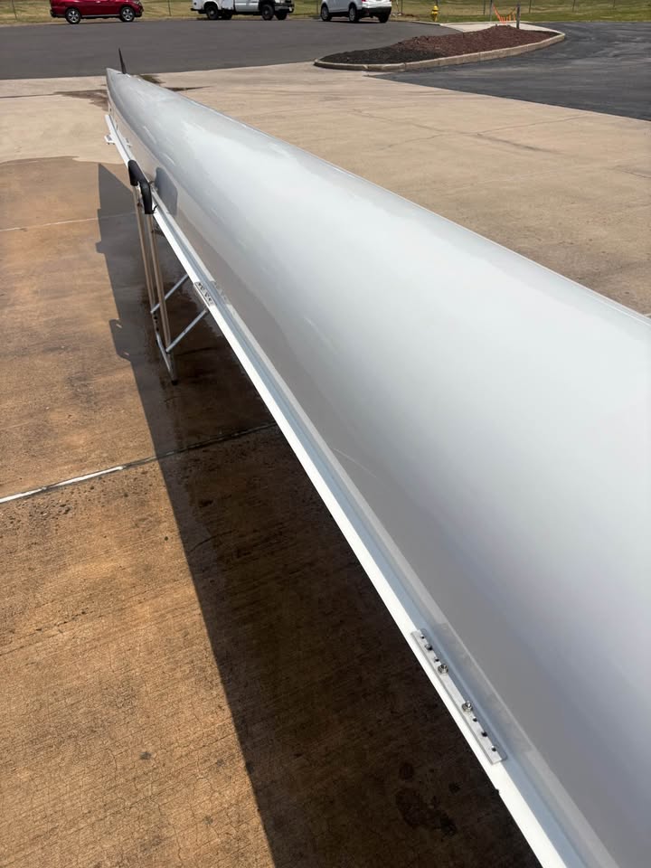 [SOLD] 2010 Vespoli M2 8+ Midweight (155-185 lbs)