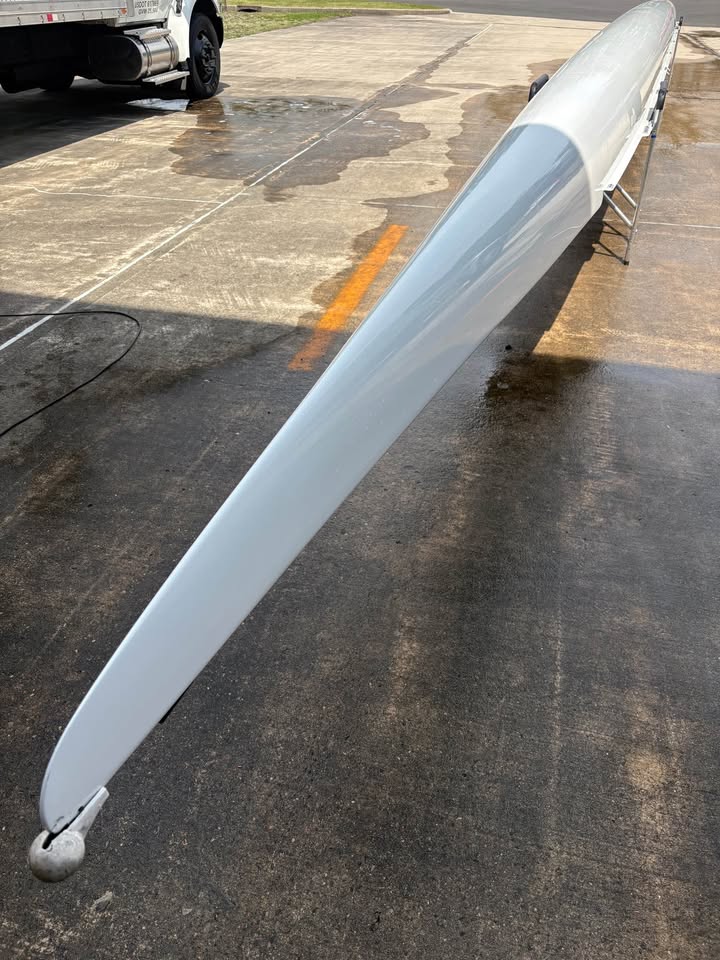 [SOLD] 2010 Vespoli M2 8+ Midweight (155-185 lbs)